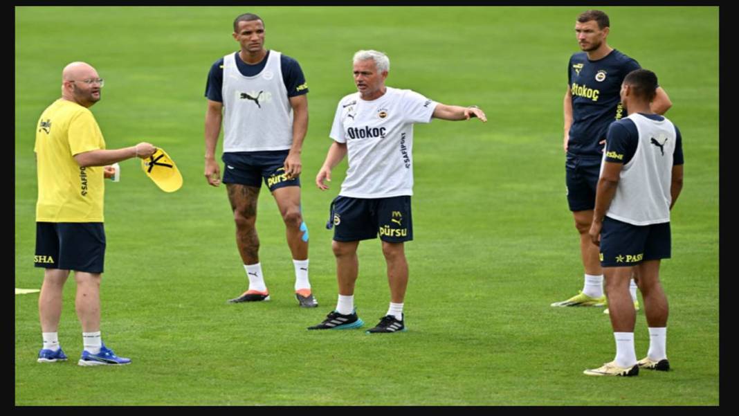 Mourinho'dan sürpriz! İşte Fenerbahçe'nin UEFA kadrosu... 3